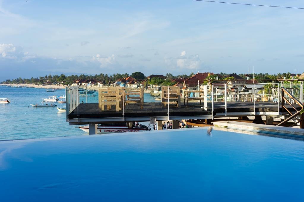 Ware Ware Surf Lembongan 3*